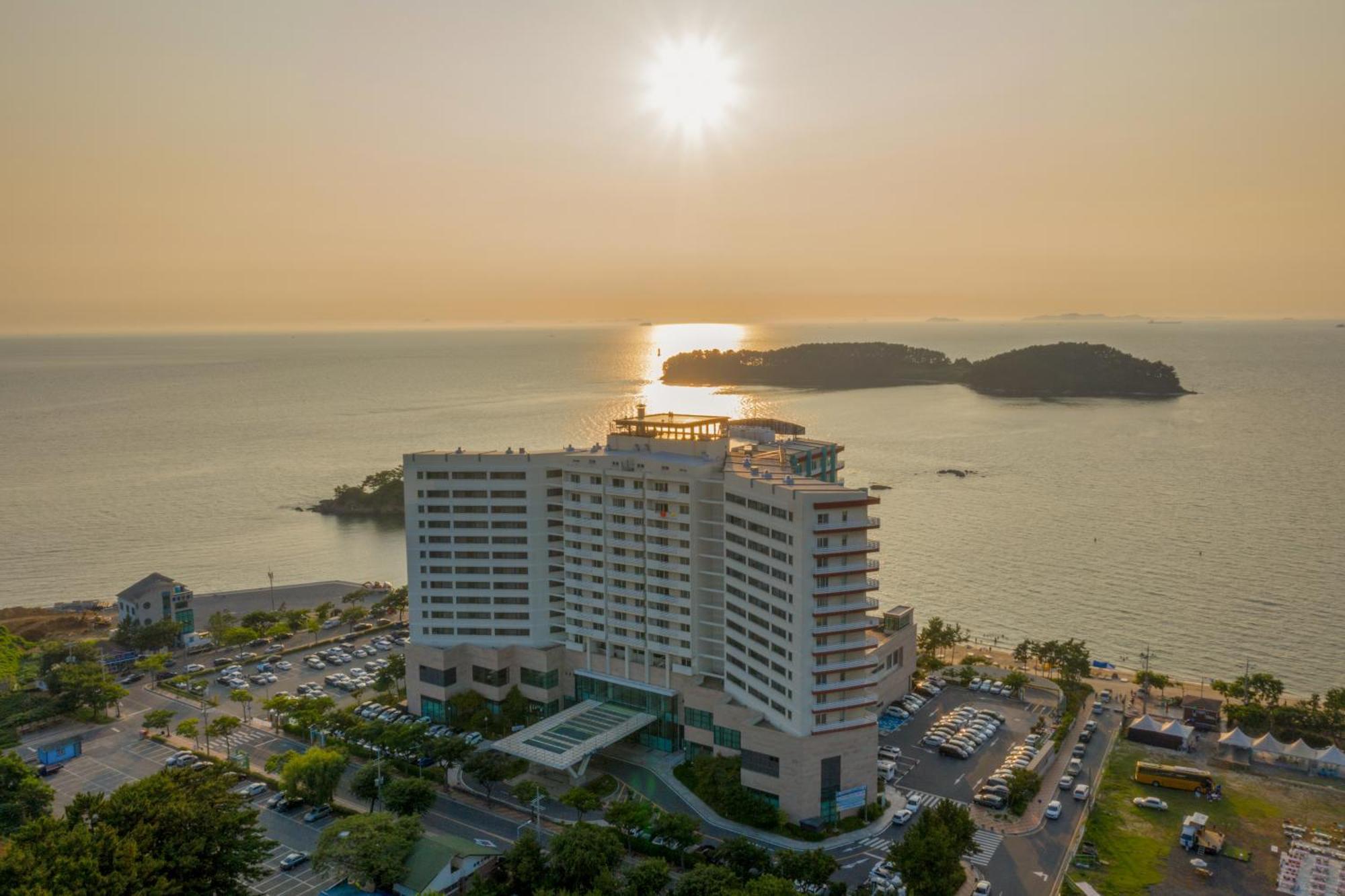 Beache Palace Boryeong Esterno foto